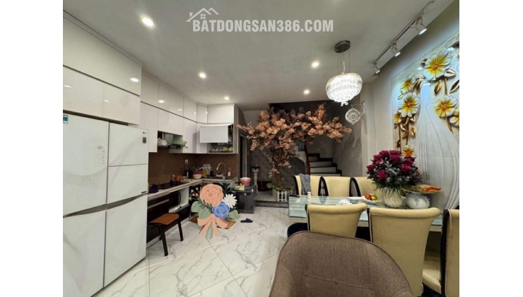 BÁN NHÀ GẦN HỒ BA MẪU 42m2*5T MT RỘNG, 30M RA Ô TÔ TRÁNH, NGÕ THÔNG, TRƯỚC NHÀ RỘNG, hơn 12 tỷ